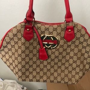 Gucci purse never used